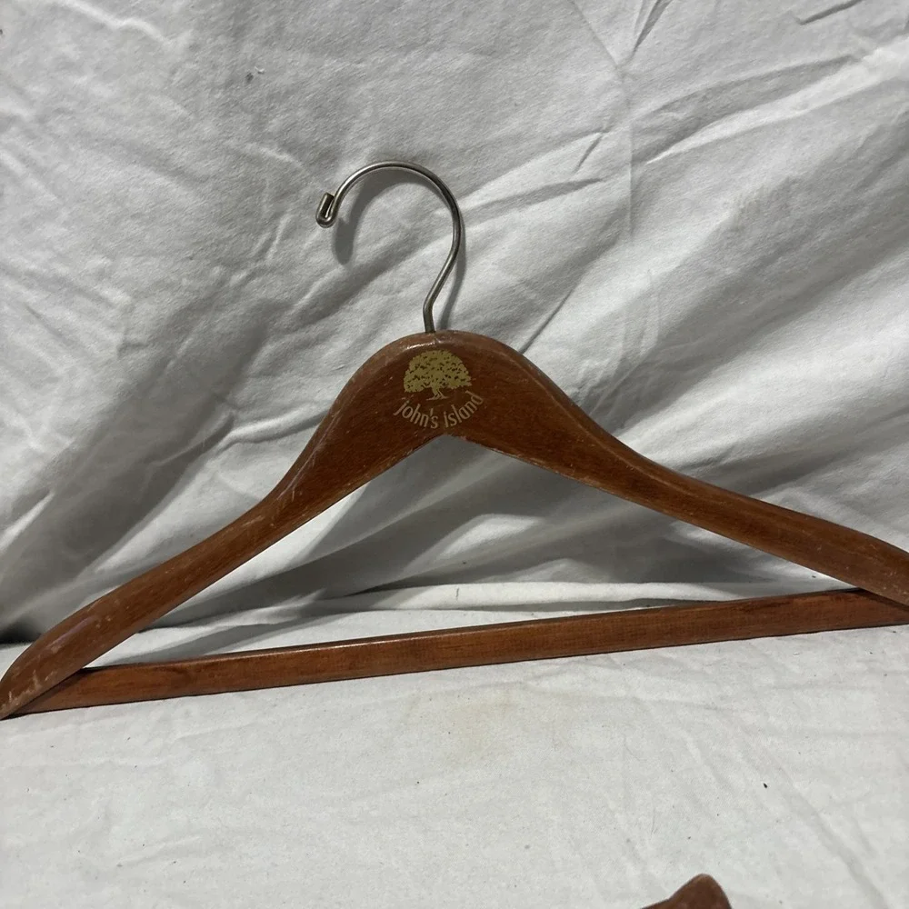 Johns Island Wood Coat Suit‎ Wooden Hangers Lot Of 4